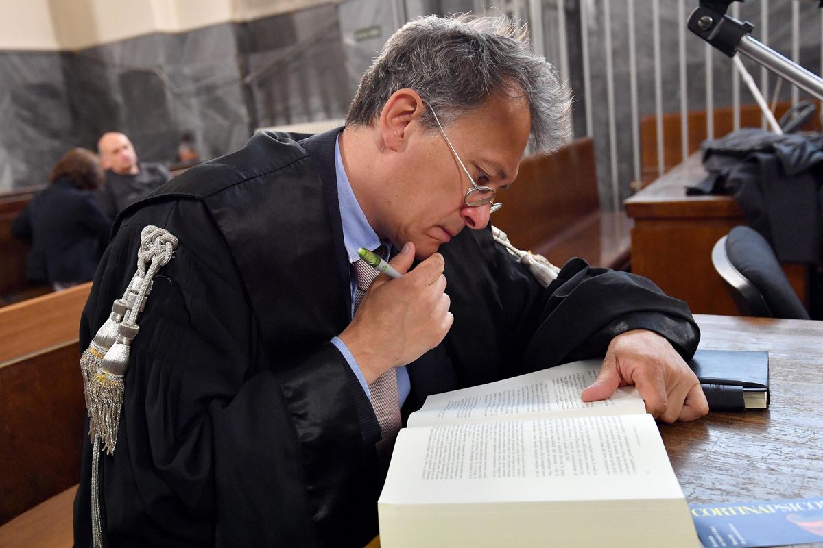 I giudici sono arrivati alla loro guerra civile