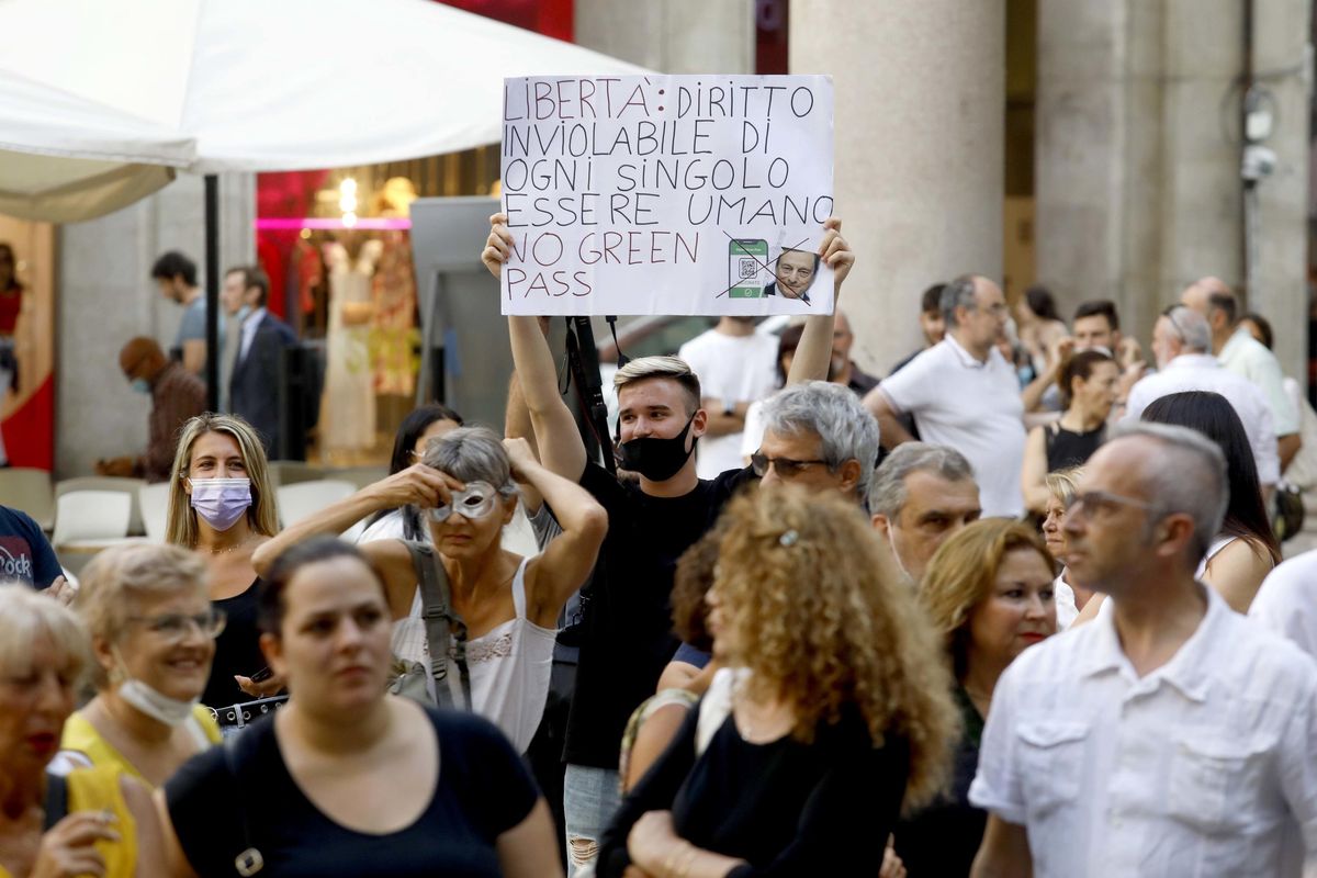 La protesta continua. Fiaccolate in 12 città contro il foglio verde