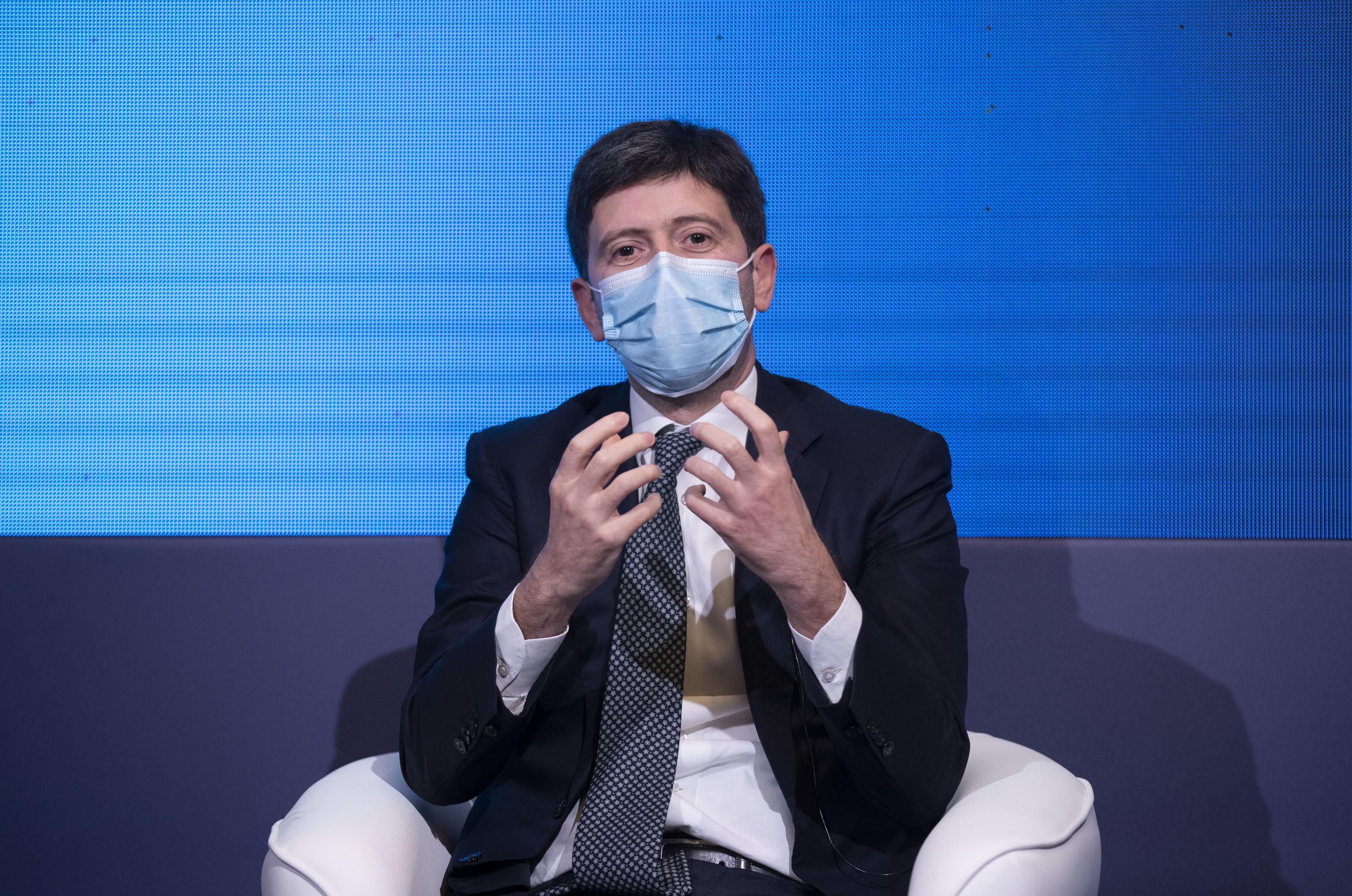 Trasporti e scuola. Slitta a settembre la linea dura sulla carta verde