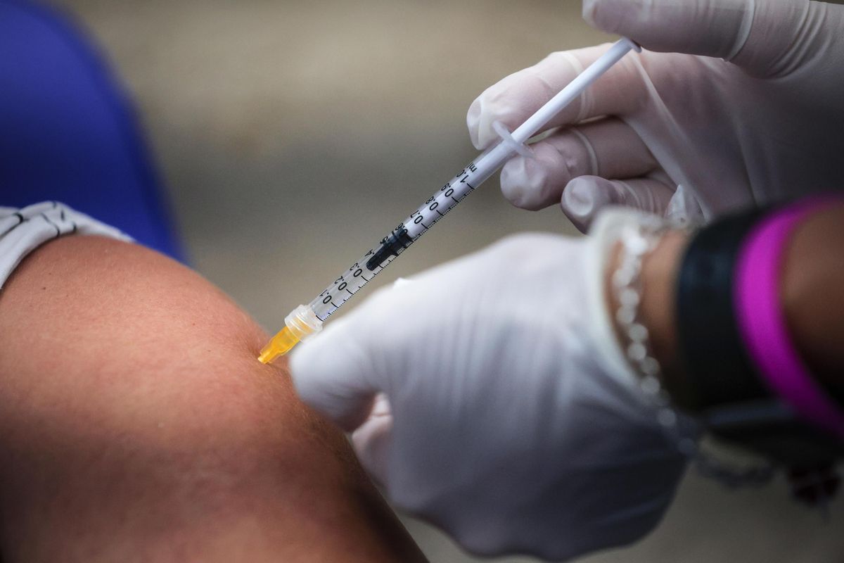 Parte la carica per la terza dose. Primo bersaglio: fragili e sanitari