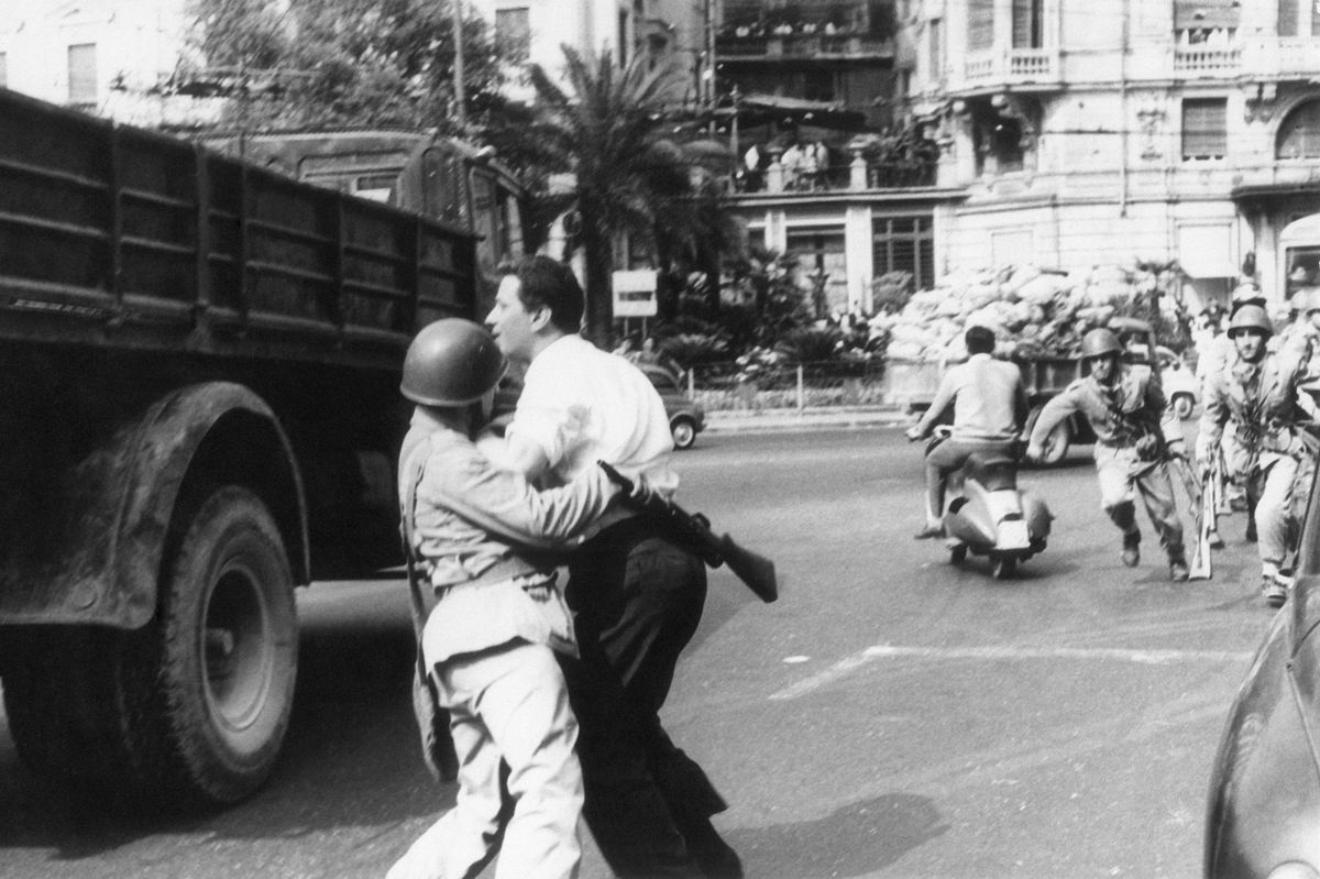 genova storia disordini tambroni balilla mazzini G8