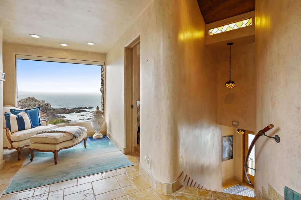 Video Home Tour Kim Novaks Coastal Carmel Retreat Asks 125 Million