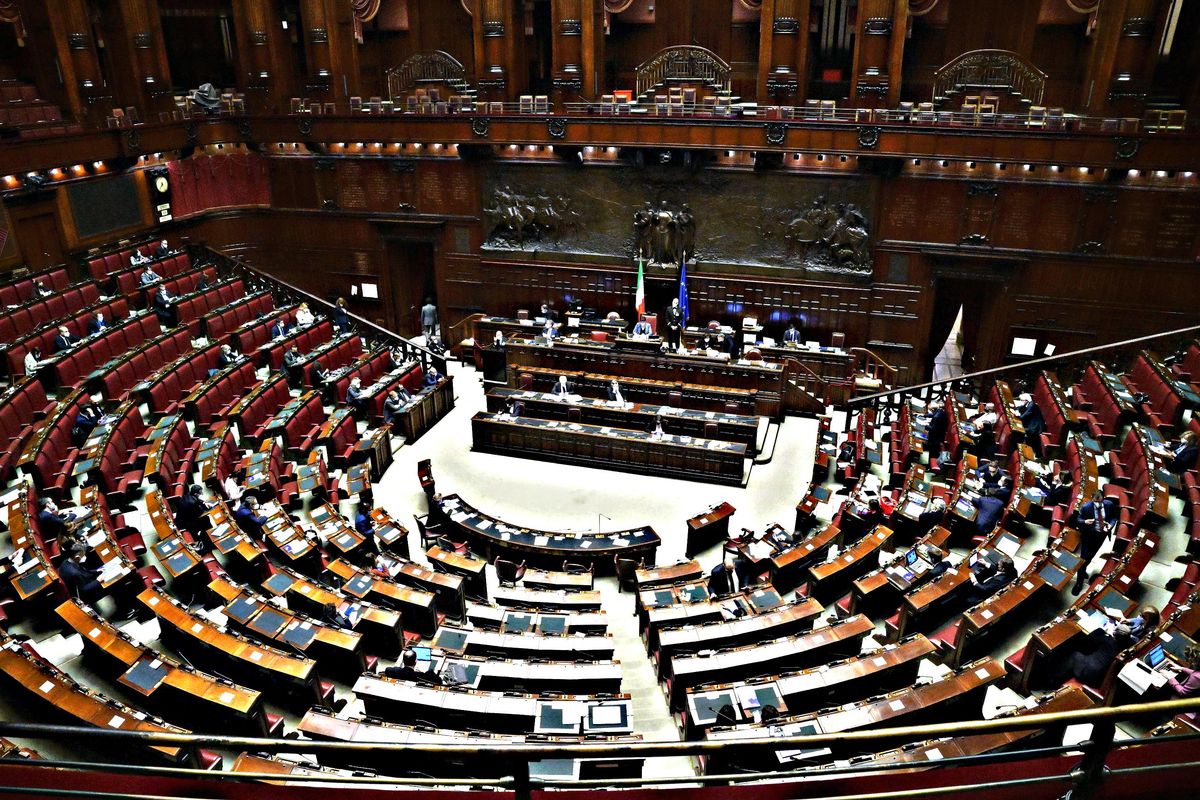Il calendario fitto intasa il Parlamento. E l’imbuto favorisce i re delle imboscate