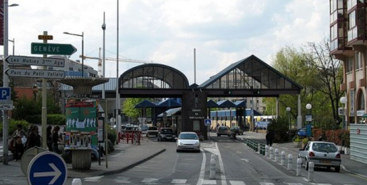 Why Is France Avoiding Tax Evasion Fight With Switzerland? - Vimarsana News