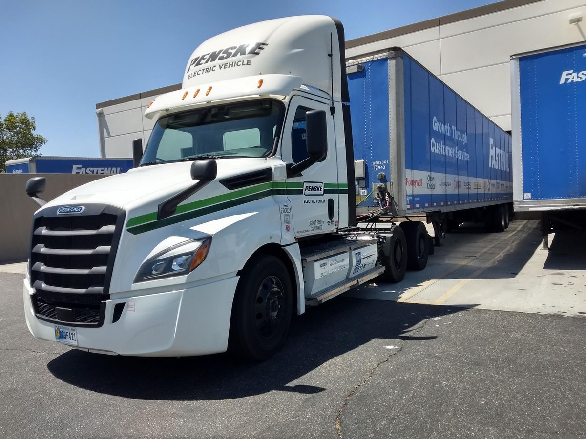 Fastenal Teams With Penske to Pilot Freightliner Electric Tractor