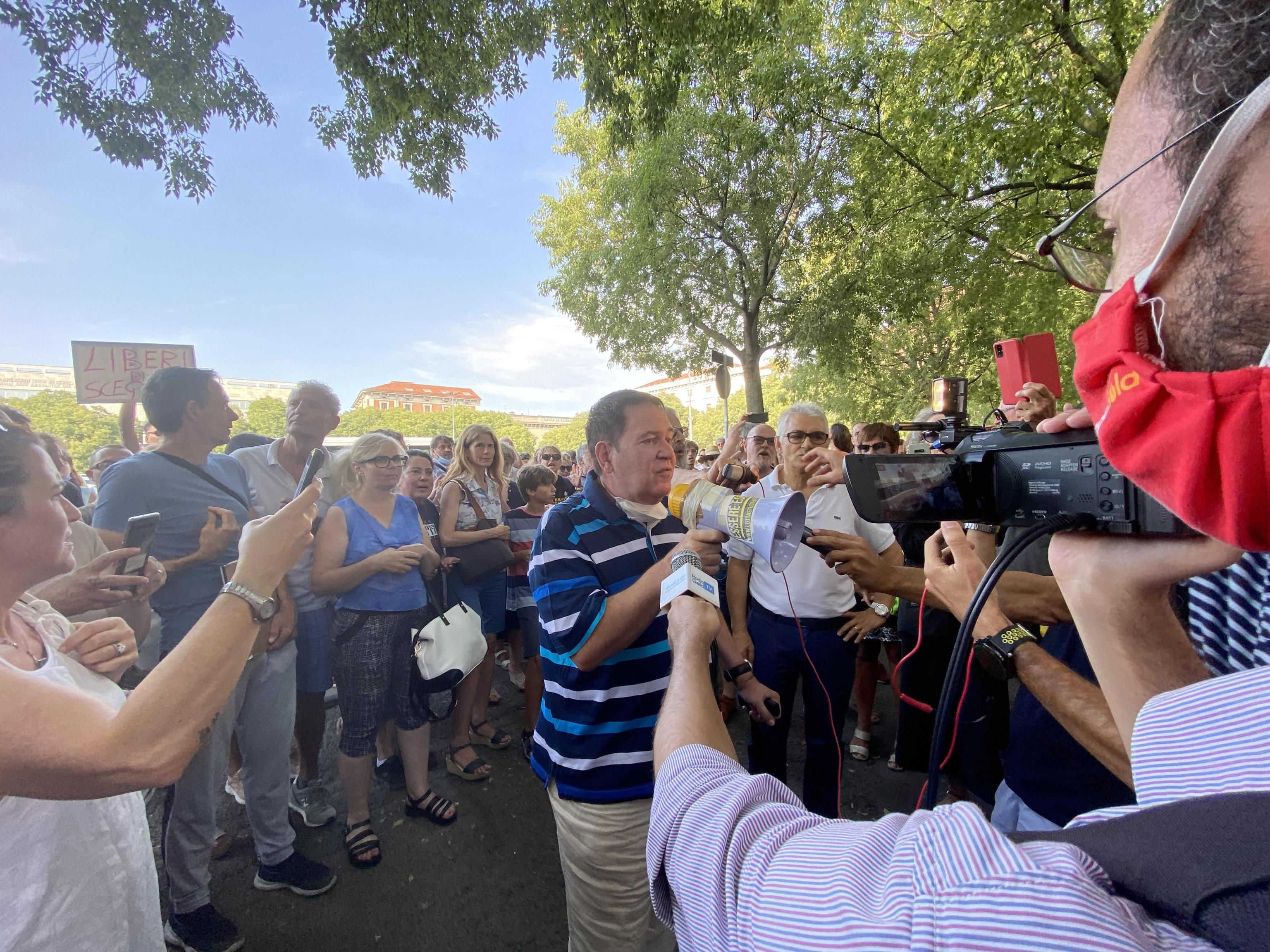 «Il Colle m’ha fatto Cavaliere per le mie cure domiciliari e ora mi trattano da no vax»