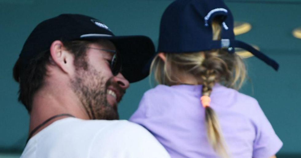 Chris Hemsworth';s reaction to his daughter wanting a penis deserves a standing ovation