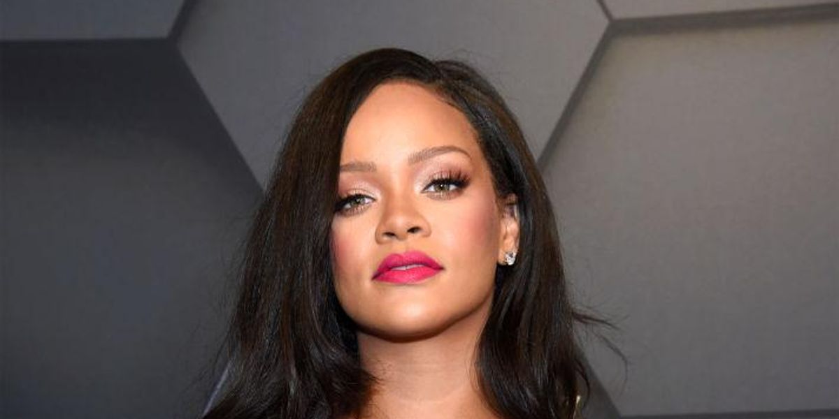 25 Rihanna Moments That Prove Sexiness Is An Aura