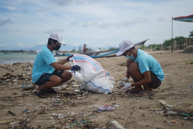 Beach plastics ocean