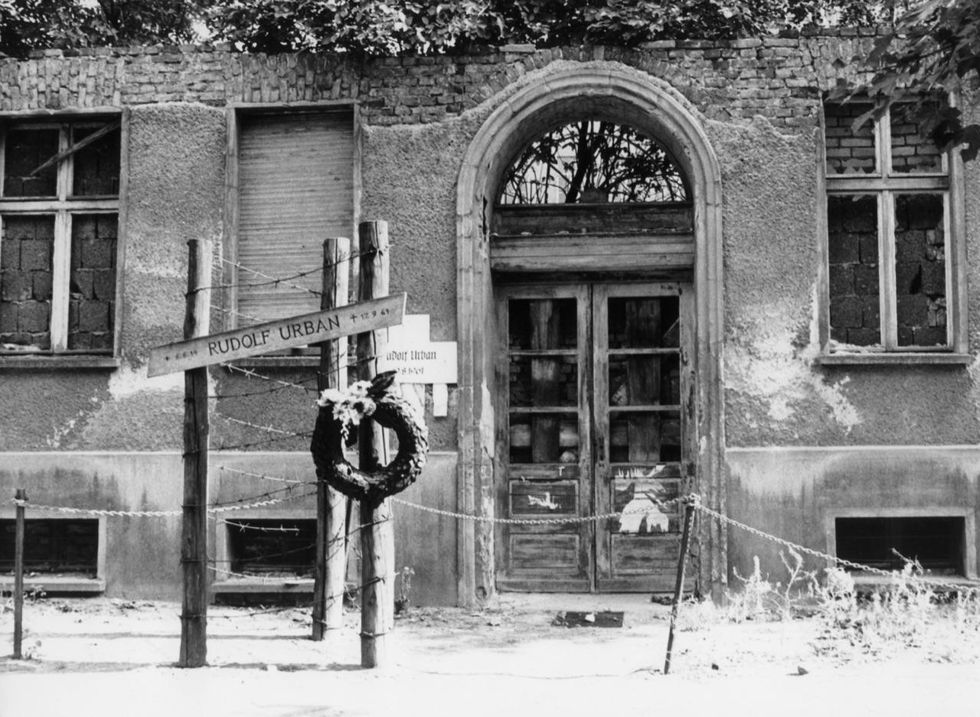 muro berlino 60 anni costruzione guerra fredda germania est germania ovest