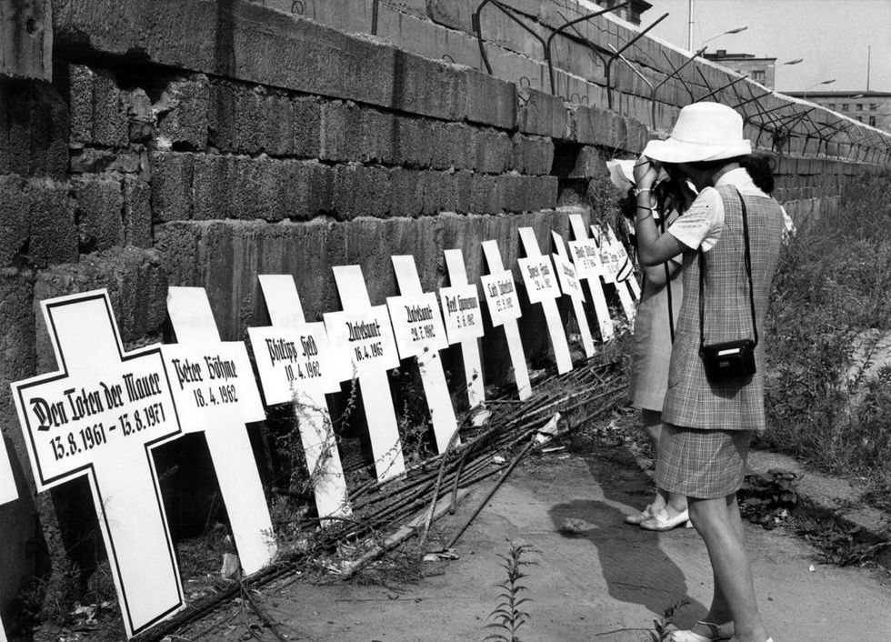 muro berlino 60 anni costruzione guerra fredda germania est germania ovest