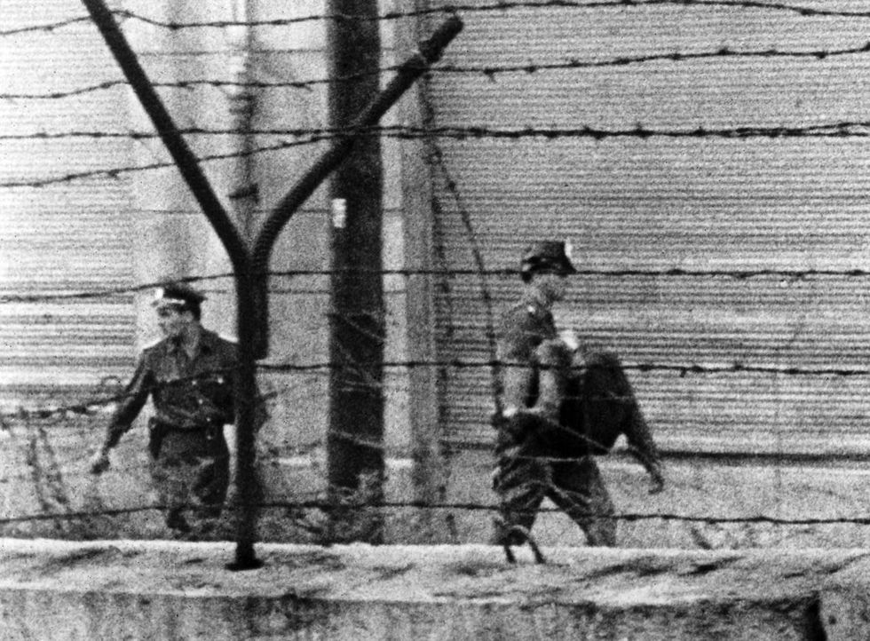 muro berlino 60 anni costruzione guerra fredda germania est germania ovest