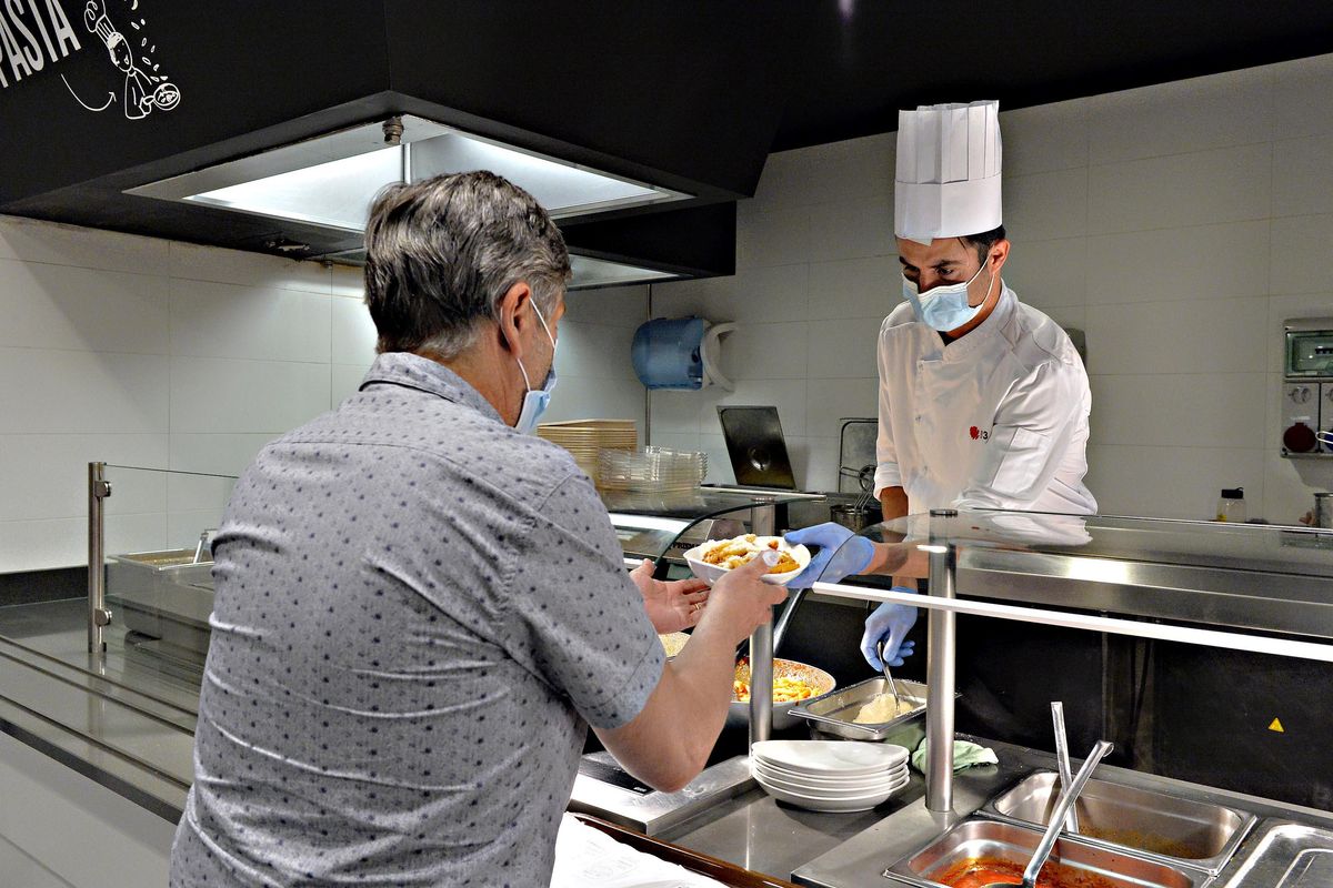 Il foglio verde obbligatorio in mensa minaccia 40.000 posti di lavoro