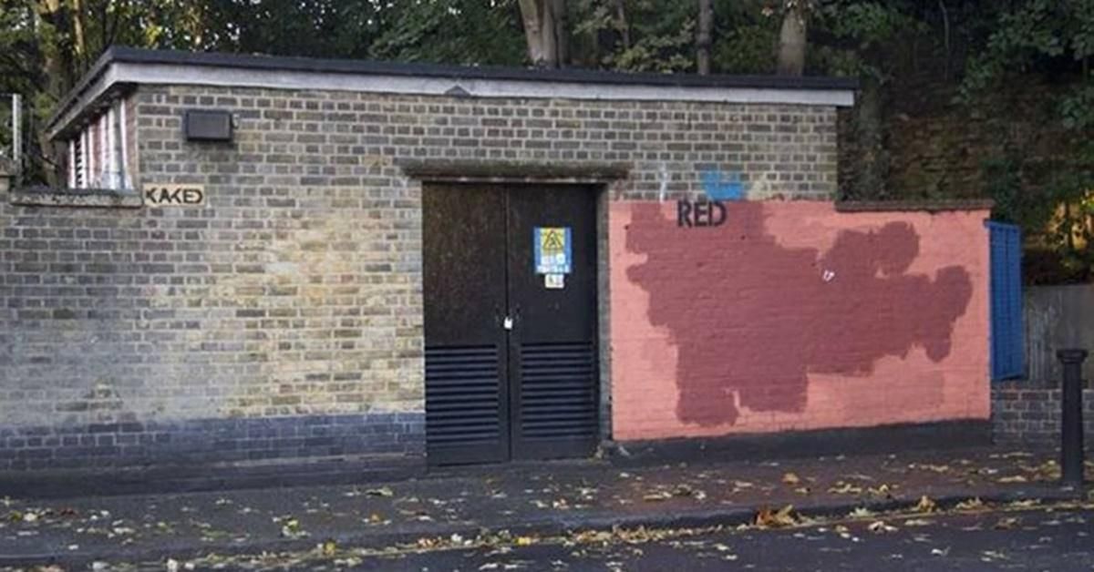 London street artist has a hilarious year-long battle with a graffiti-removal crew