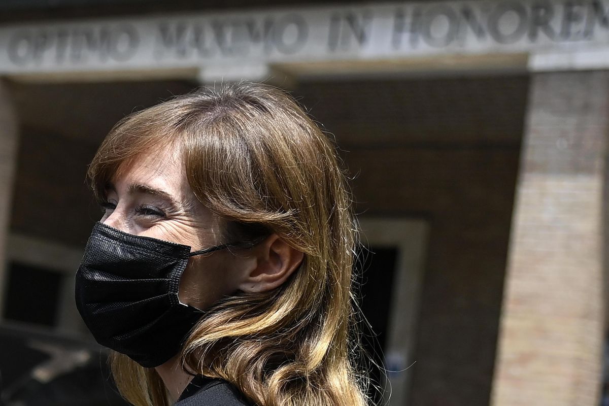 Da Brunetta a Salvini fino al M5s: la politica critica la vendita di Mps