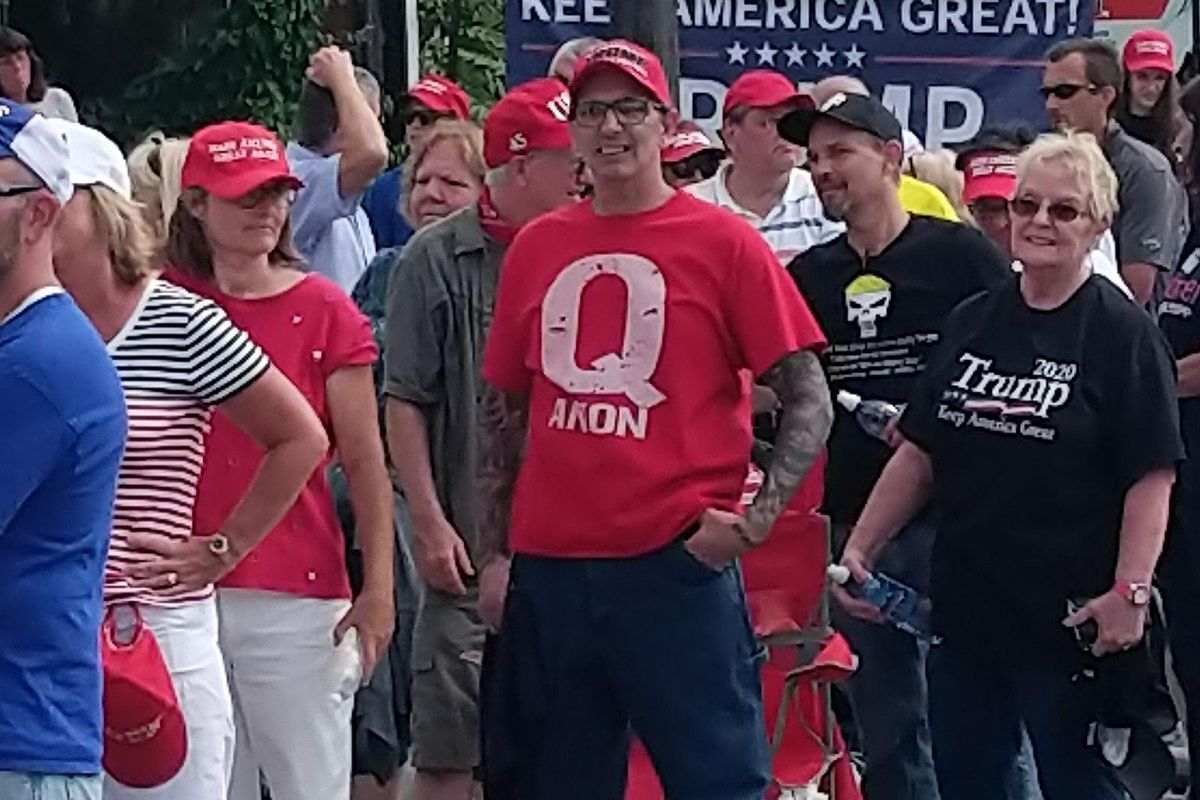 Man with QAnon t-shirt