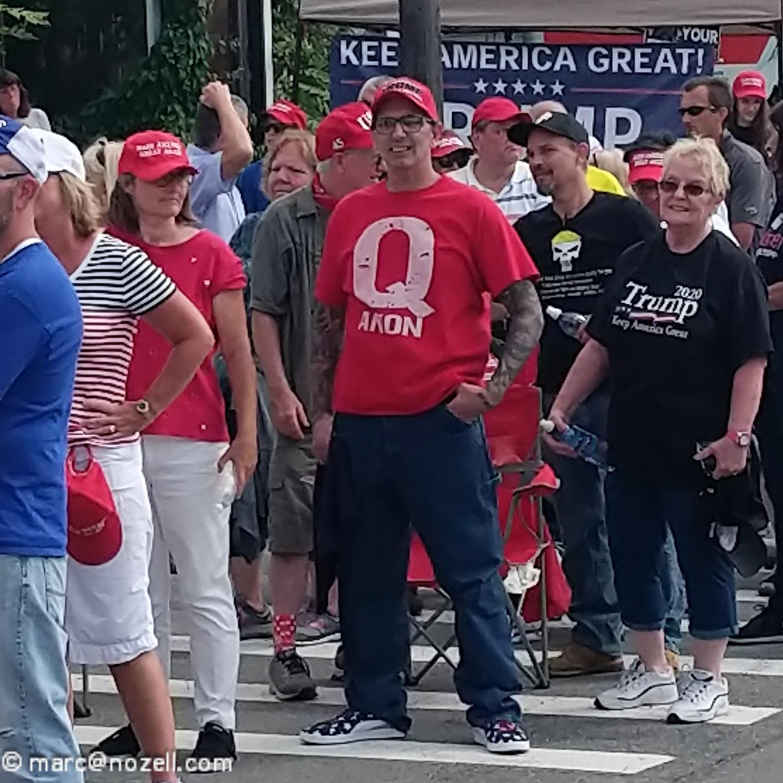 Man with QAnon t-shirt 