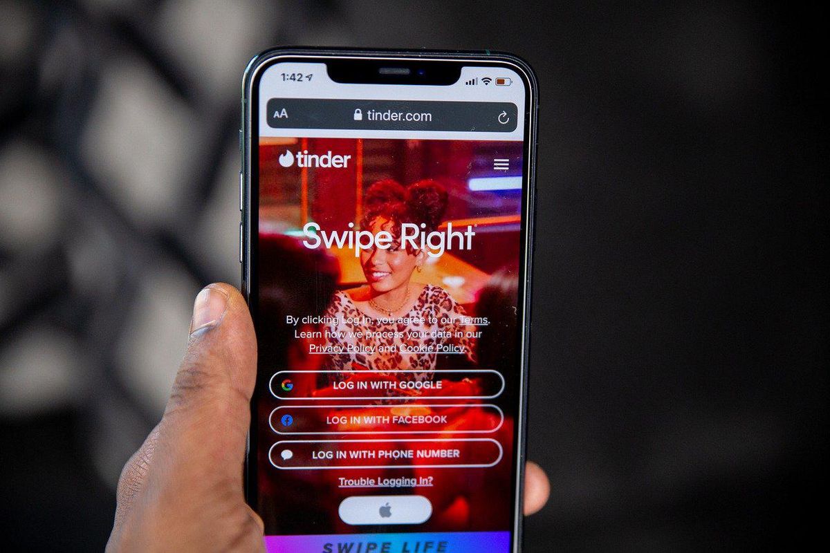 Dating apps expect to feel more pandemic love as COVID surges