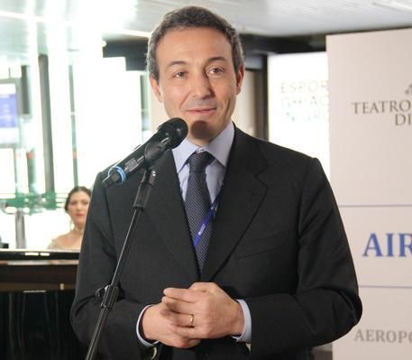 Salta la testa dell’uomo dei Benetton