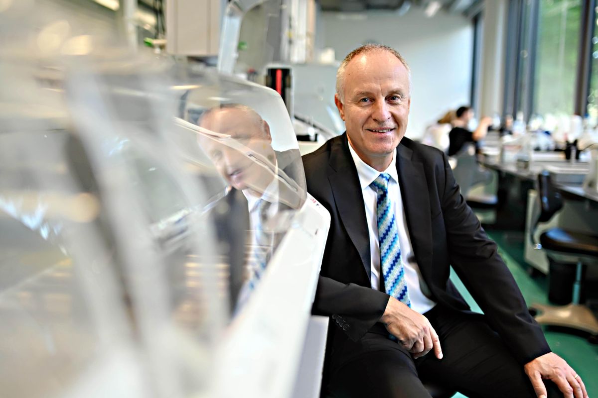 Eventi avversi dei vaccini, lite tra scienziati