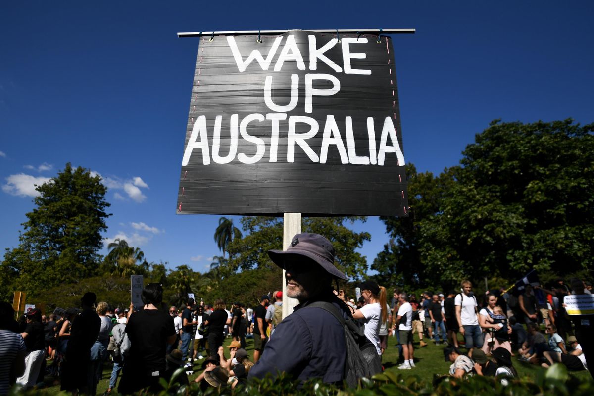 Follia in Australia. Pochi casi, lockdown duro