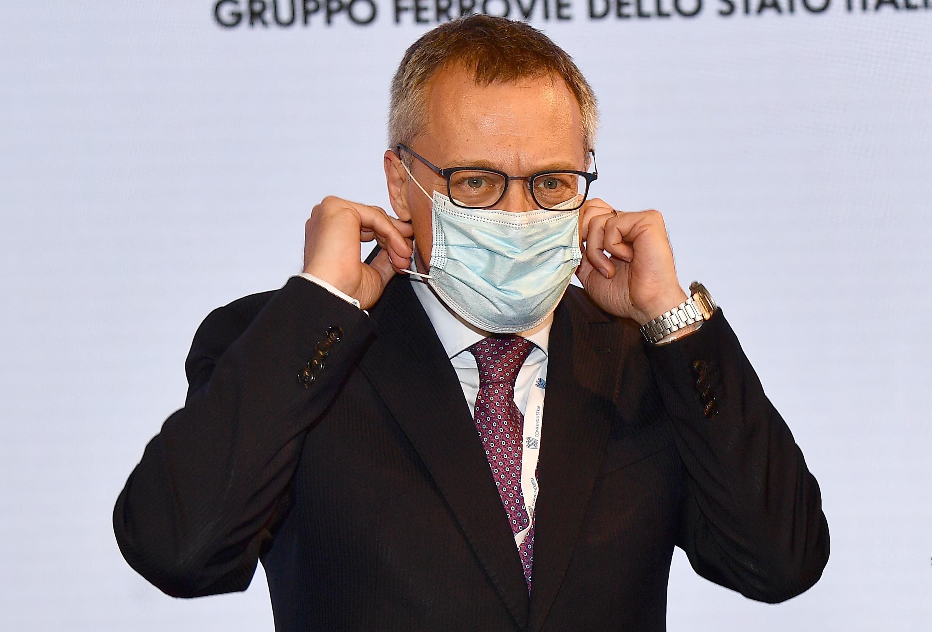 Confindustria parte lancia in resta per imporre i vaccini in fabbrica