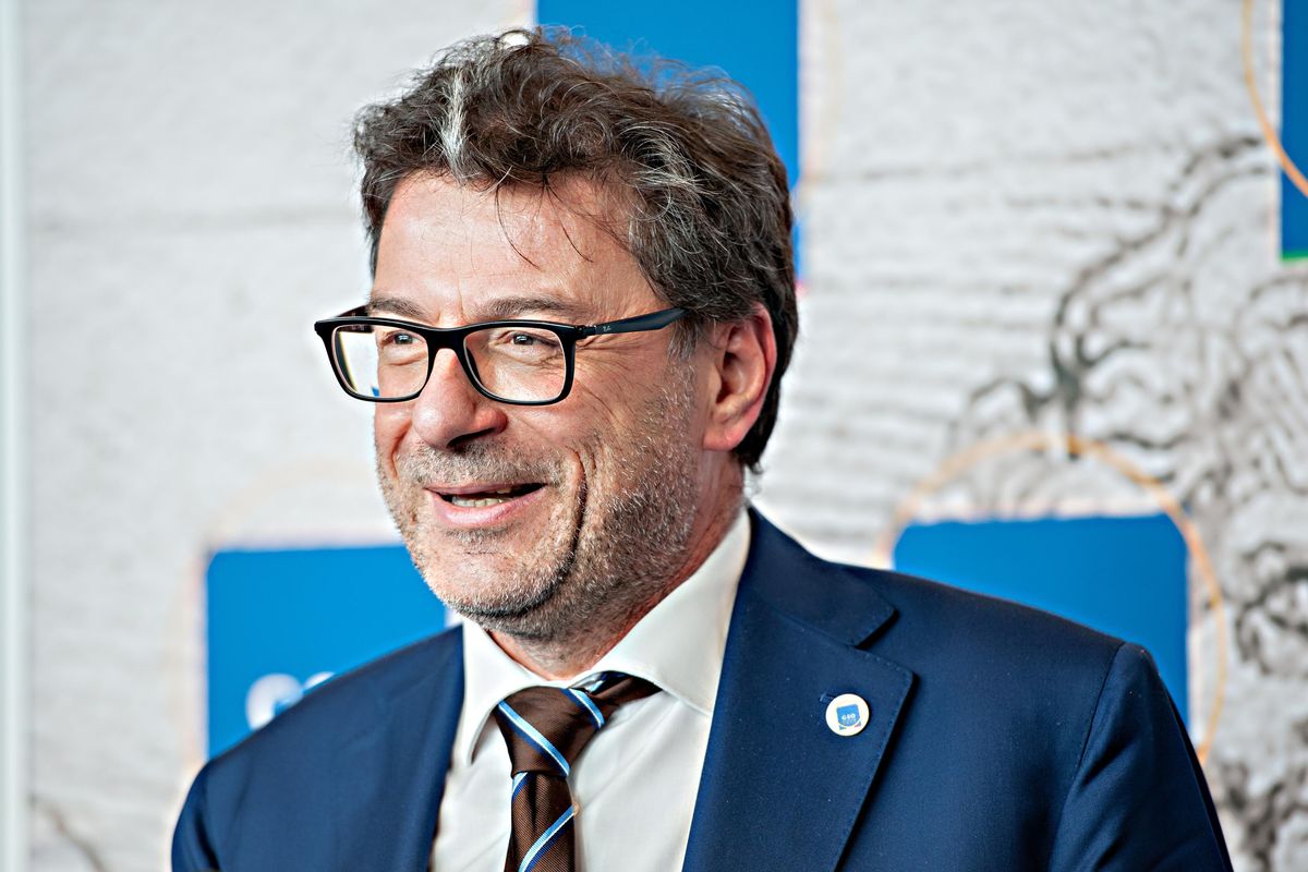 Giorgetti smonta il reddito di cittadinanza