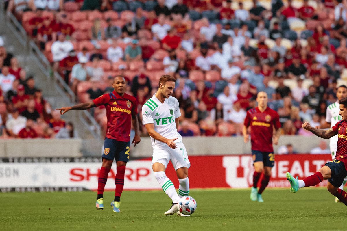 Despite 'dream team' lineup, Austin FC fails to score in 1-0 loss out West