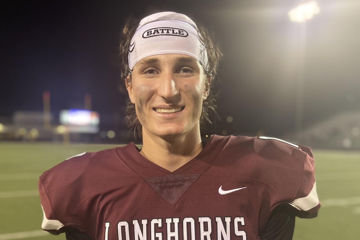 Behind Murphy's passing prowess, Longhorns down Texans in opener