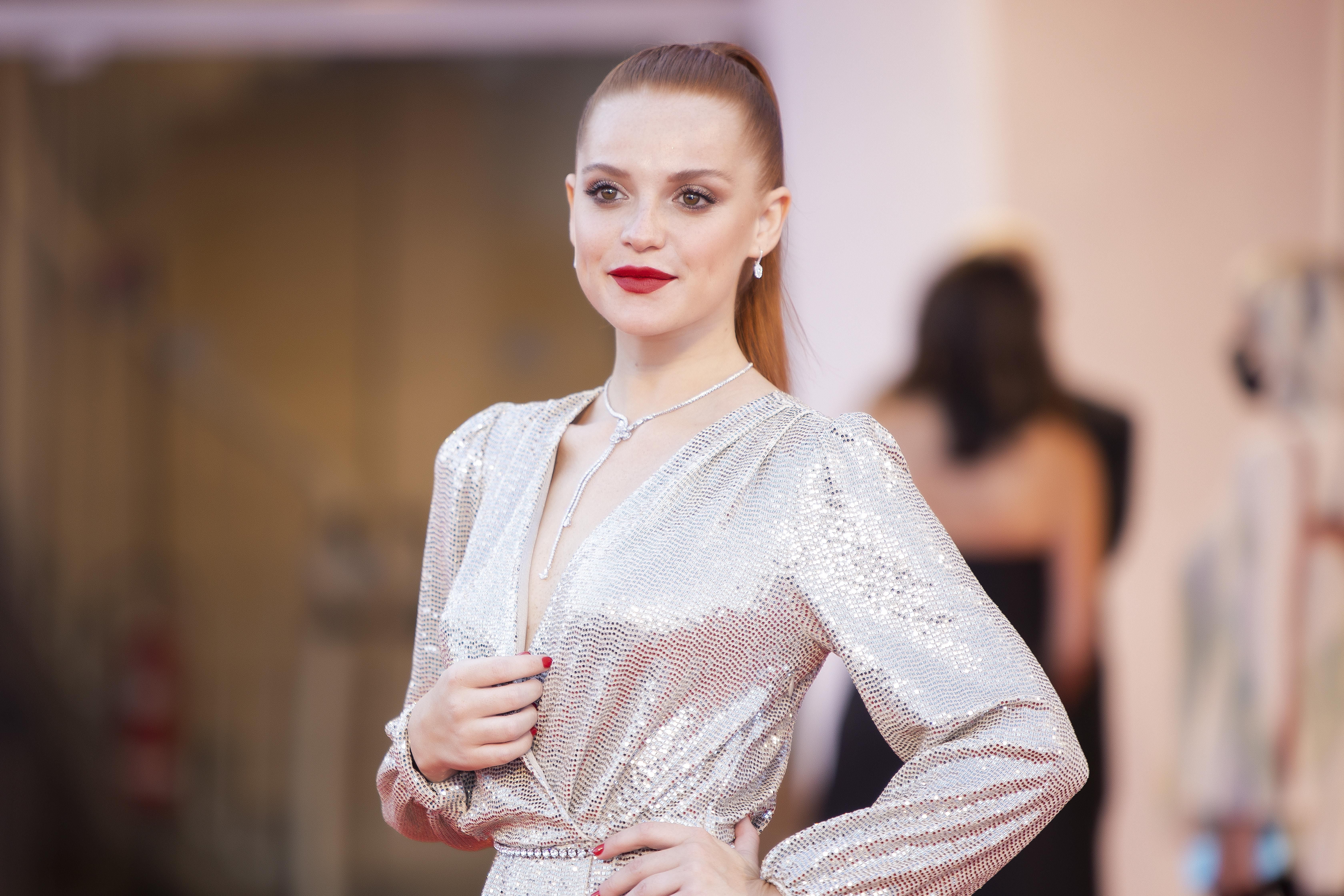 L’annuncio dell’attrice. «Dopo il vaccino presa la pericardite»