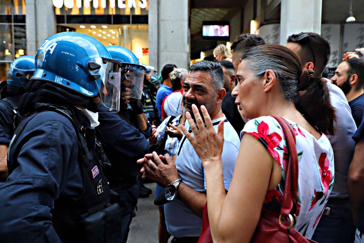 Con chiunque abbia dubbi e domande la violenza sta diventando normale