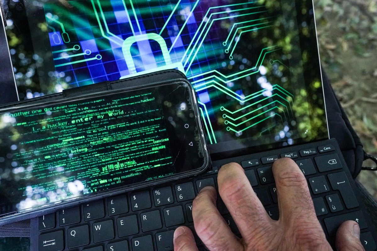 La sanità italiana preda facile per gli hacker. Cartelle cliniche vendute a 1.000 euro sul dark web