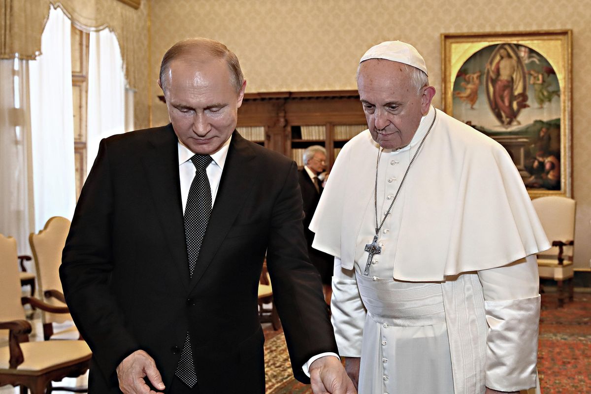Smentita del Papa: «Mai pensato di mollare»