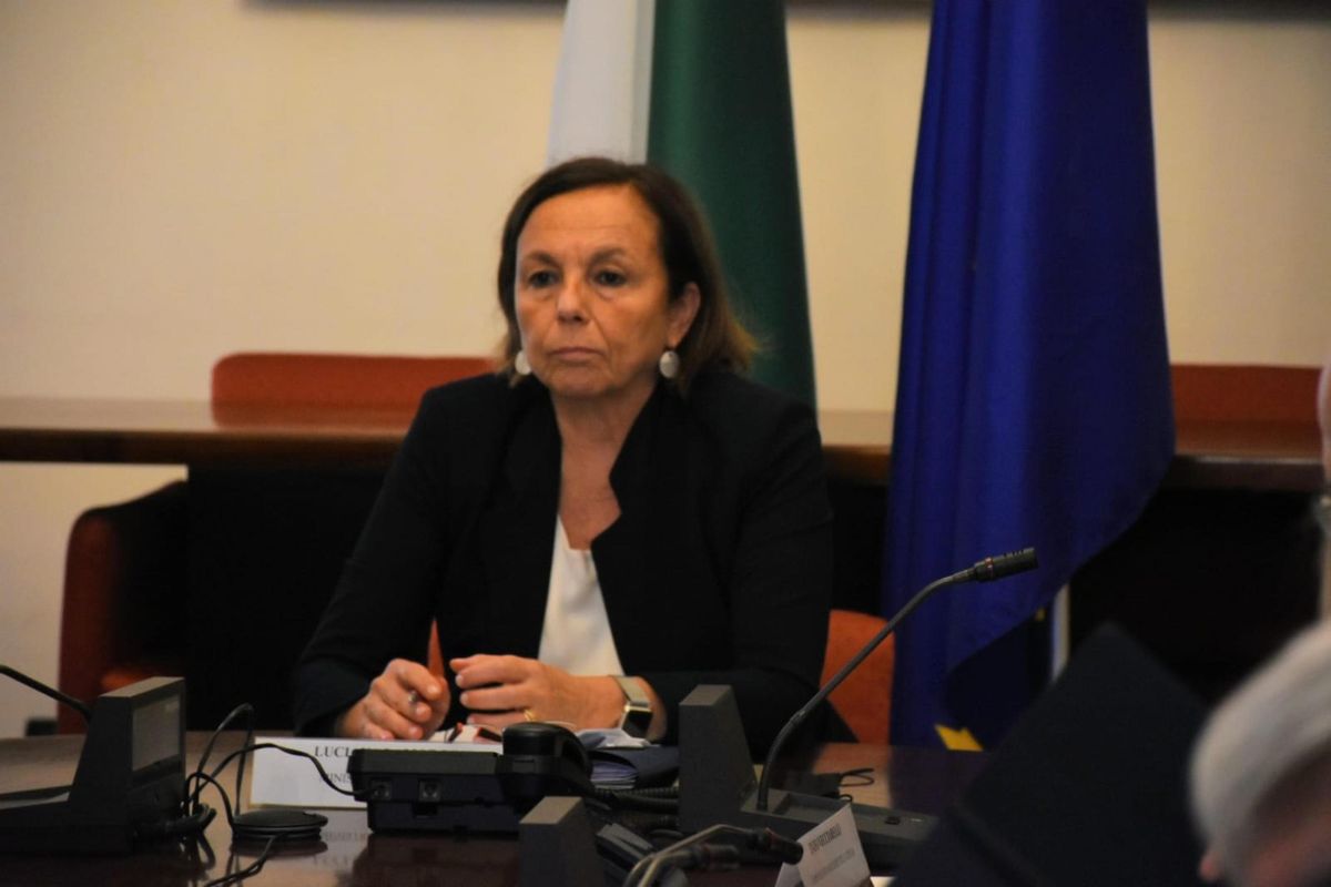 A Lampedusa sbarcano 5 espulsi al giorno