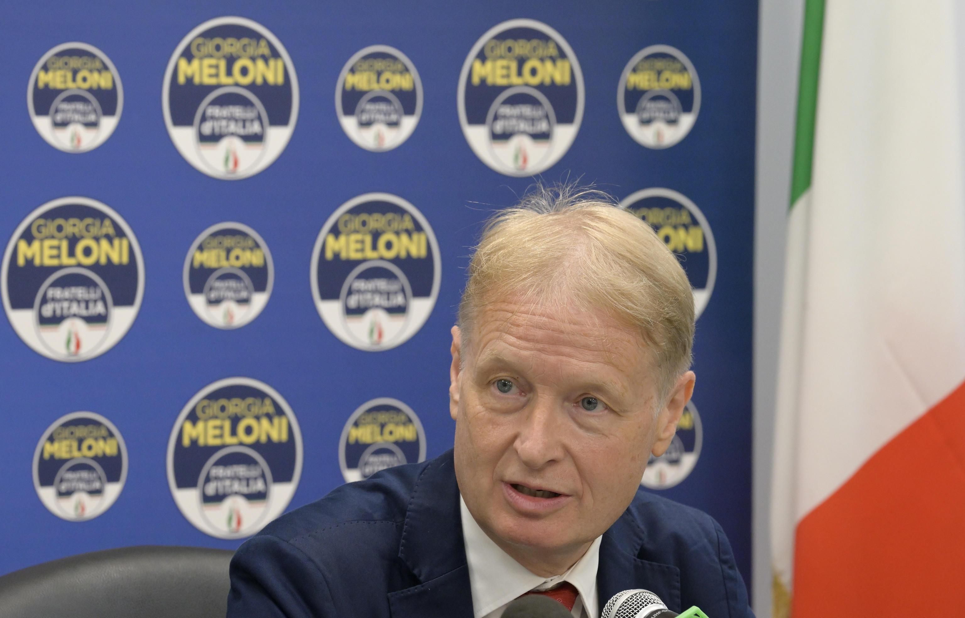 Lucio Malan: «Se il vaccino diventa dogma la gente perderà la fiducia»