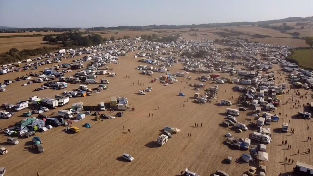 I camper del rave party di Viterbo arrivati scortati da Arma e polizia