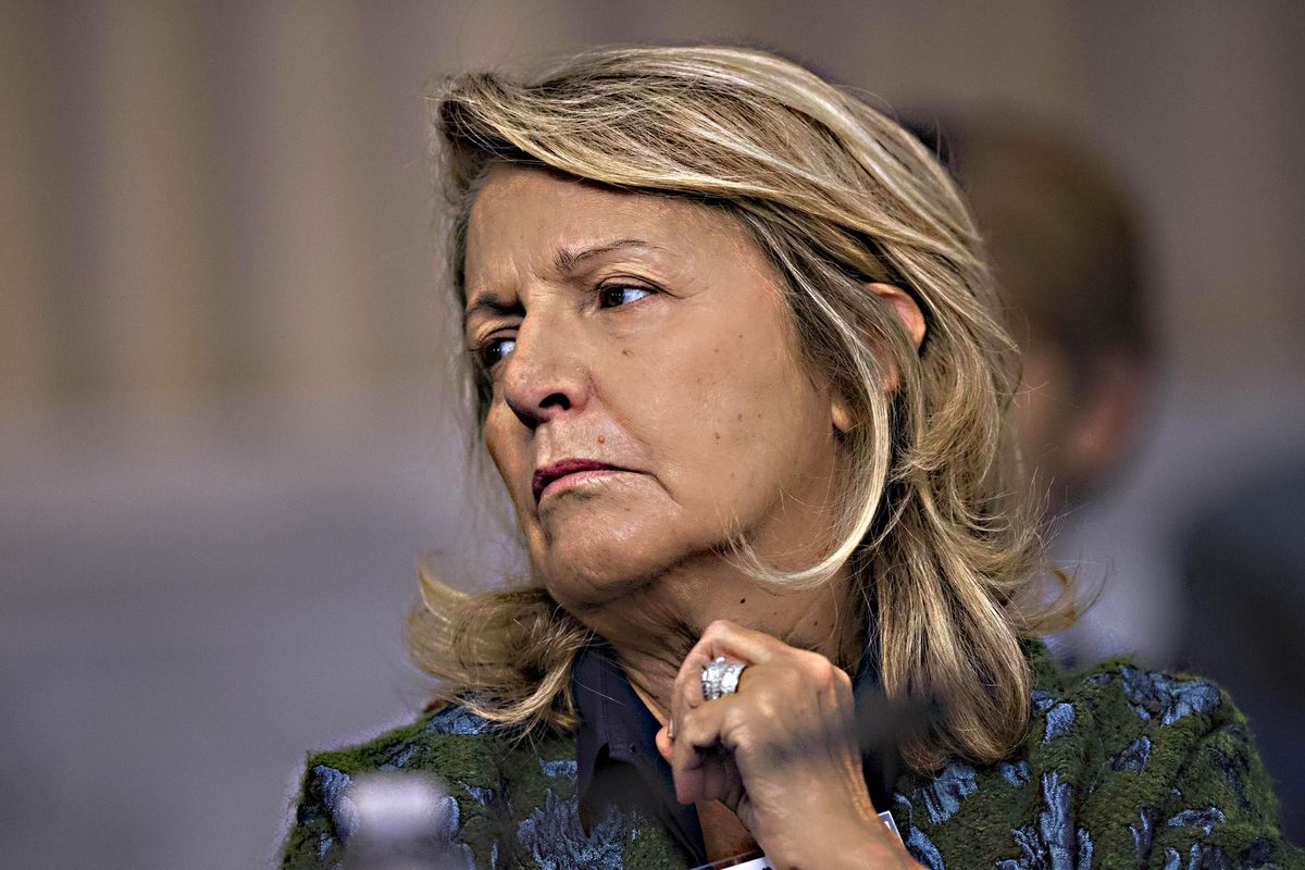 Mentre la politica litiga su Mps il Tesoro tira dritto verso Unicredit