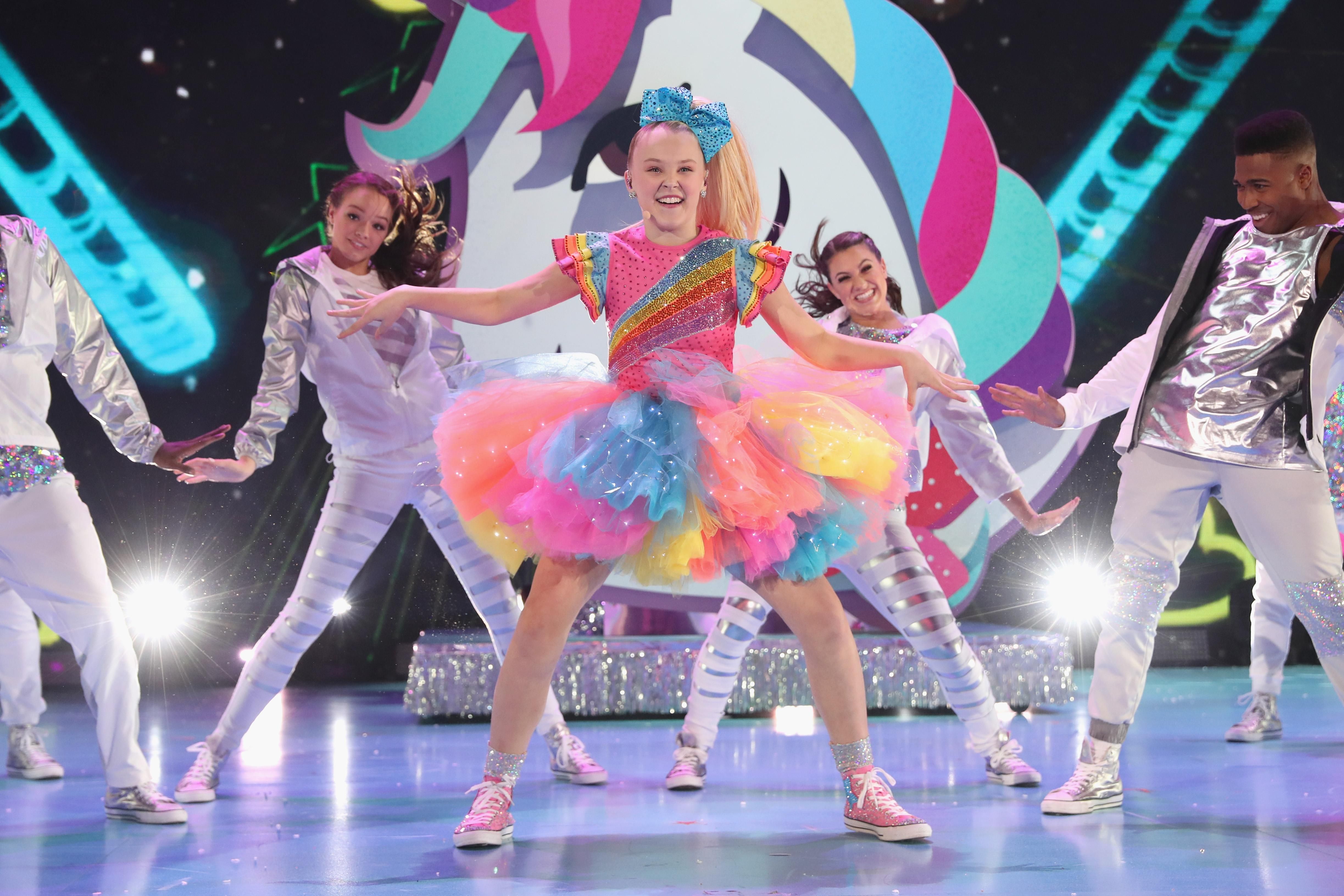 Jojo Siwa S Dancing With The Stars Partner Will Be A Woman Paper