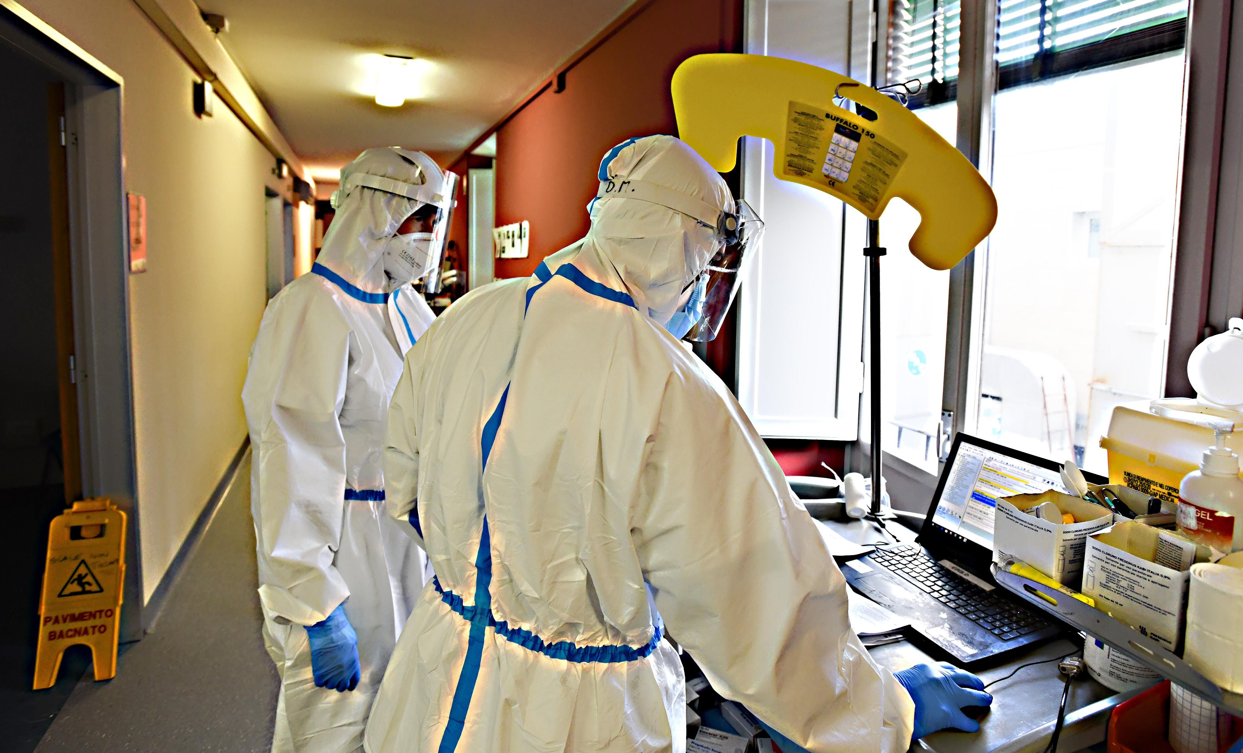 «Vedono stregoni ovunque ma sulla gestione dei pazienti a casa siamo all’anno zero»