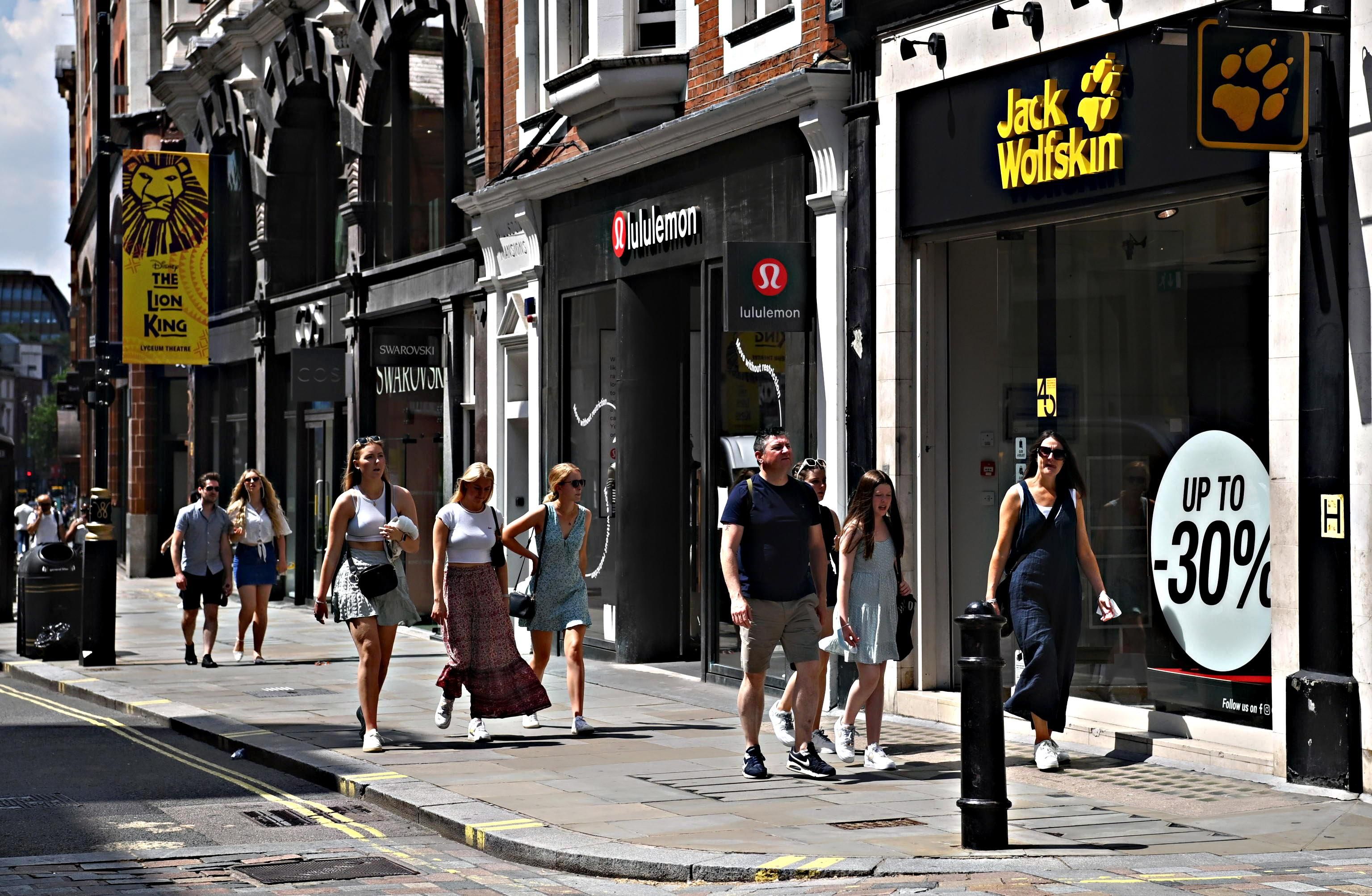 Il Regno Unito ha stracciato la card e ha fatto meno iniezioni dell’Italia