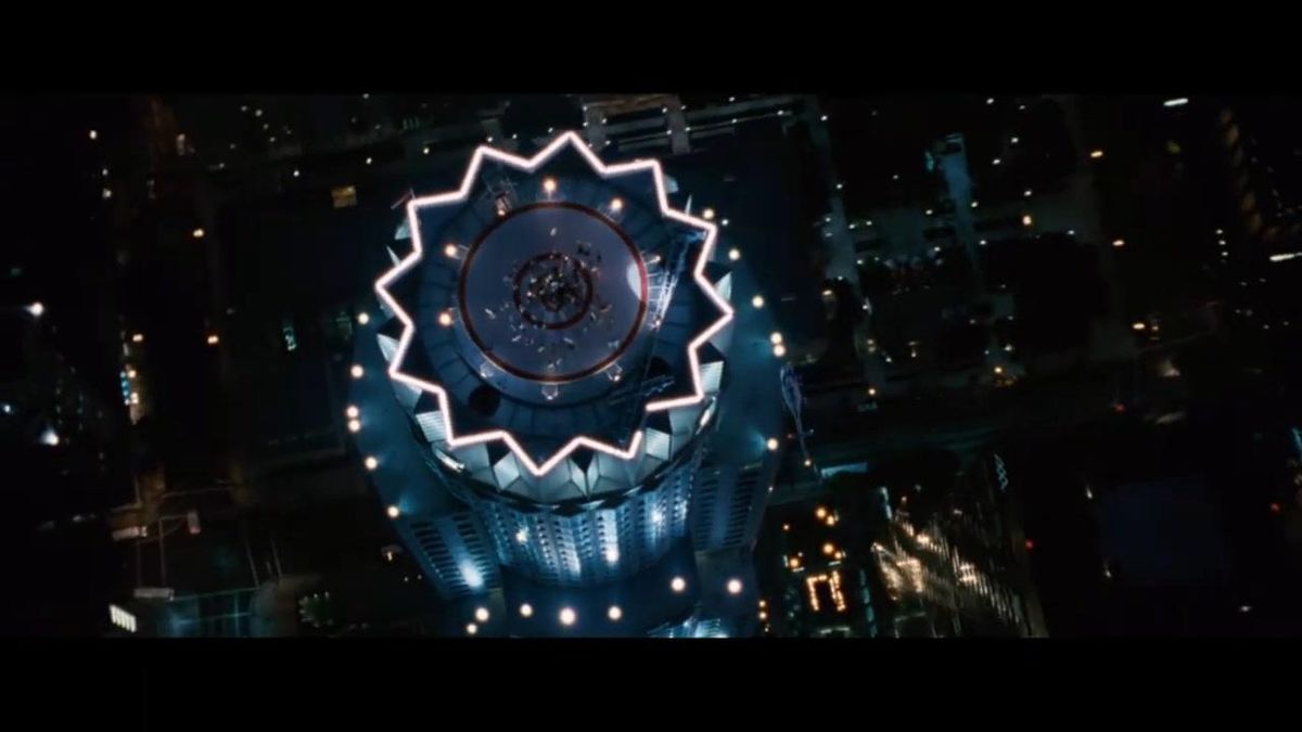 Stranieri malvagi e luoghi maledetti: quando il radical chic muore sullo schermo