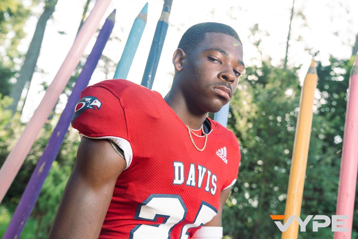 FOOTBALL BLOODLINE: Aldine Davis' Nycolis Prudhomme Next in Family Legacy