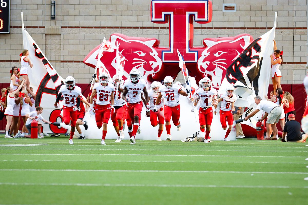 Through the Lens: Tomball improves to 4-0 win win over Oak Ridge
