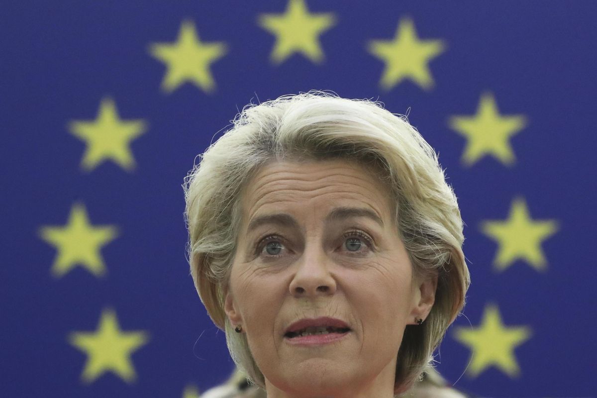 Sms tra von der Leyen e l’ad di Pfizer. Il mediatore Ue apre un’indagine