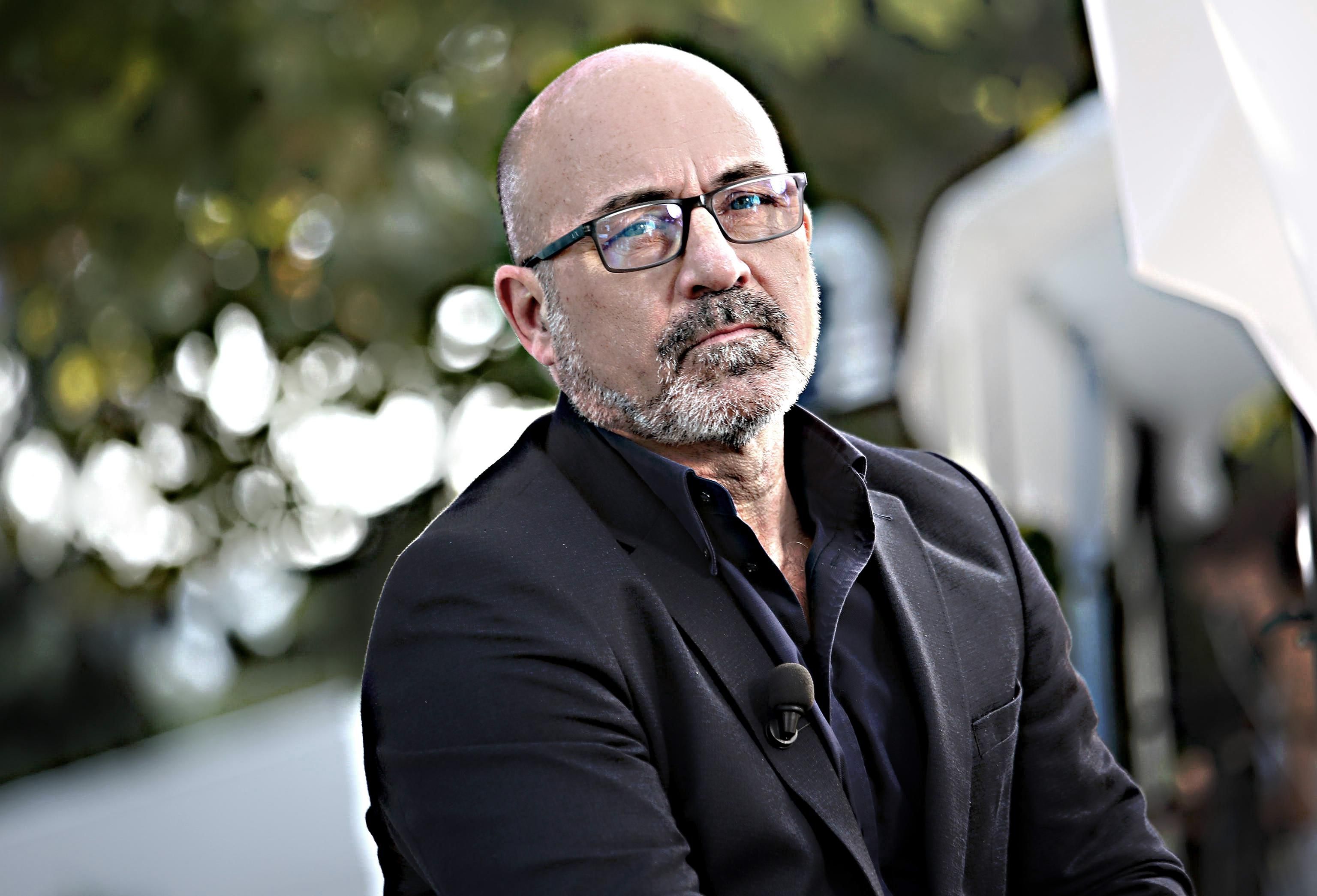 Nucleare, Eni fa sul serio. Choc in Germania: la benzina sale a 2,5 euro