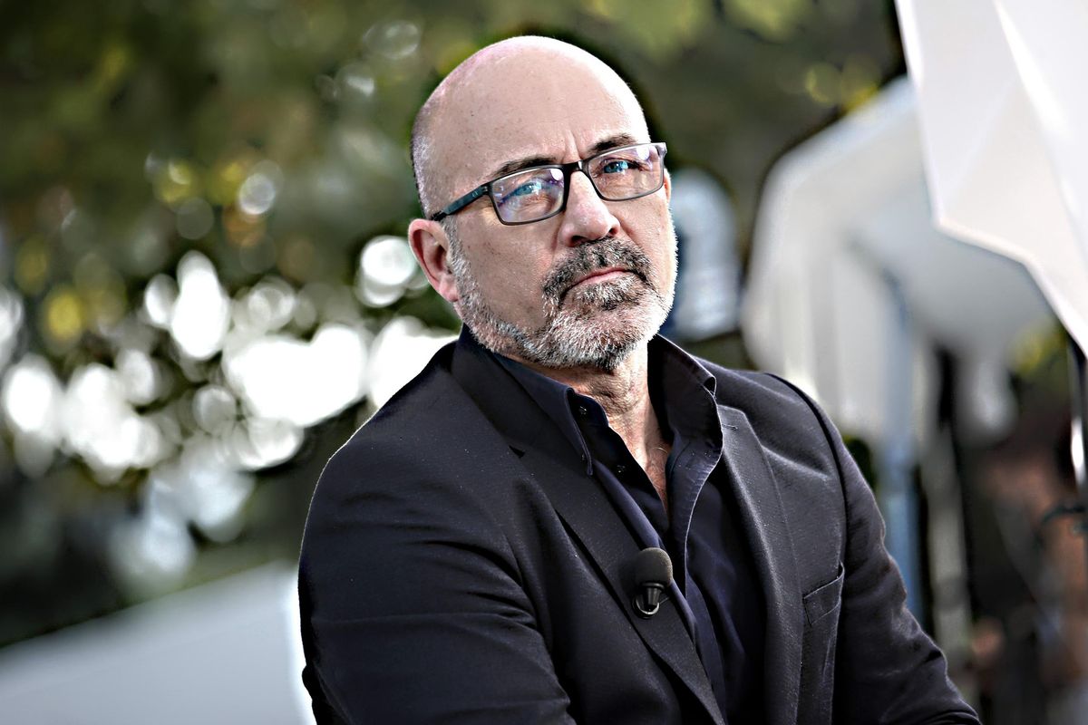 Nucleare, Eni fa sul serio. Choc in Germania: la benzina sale a 2,5 euro