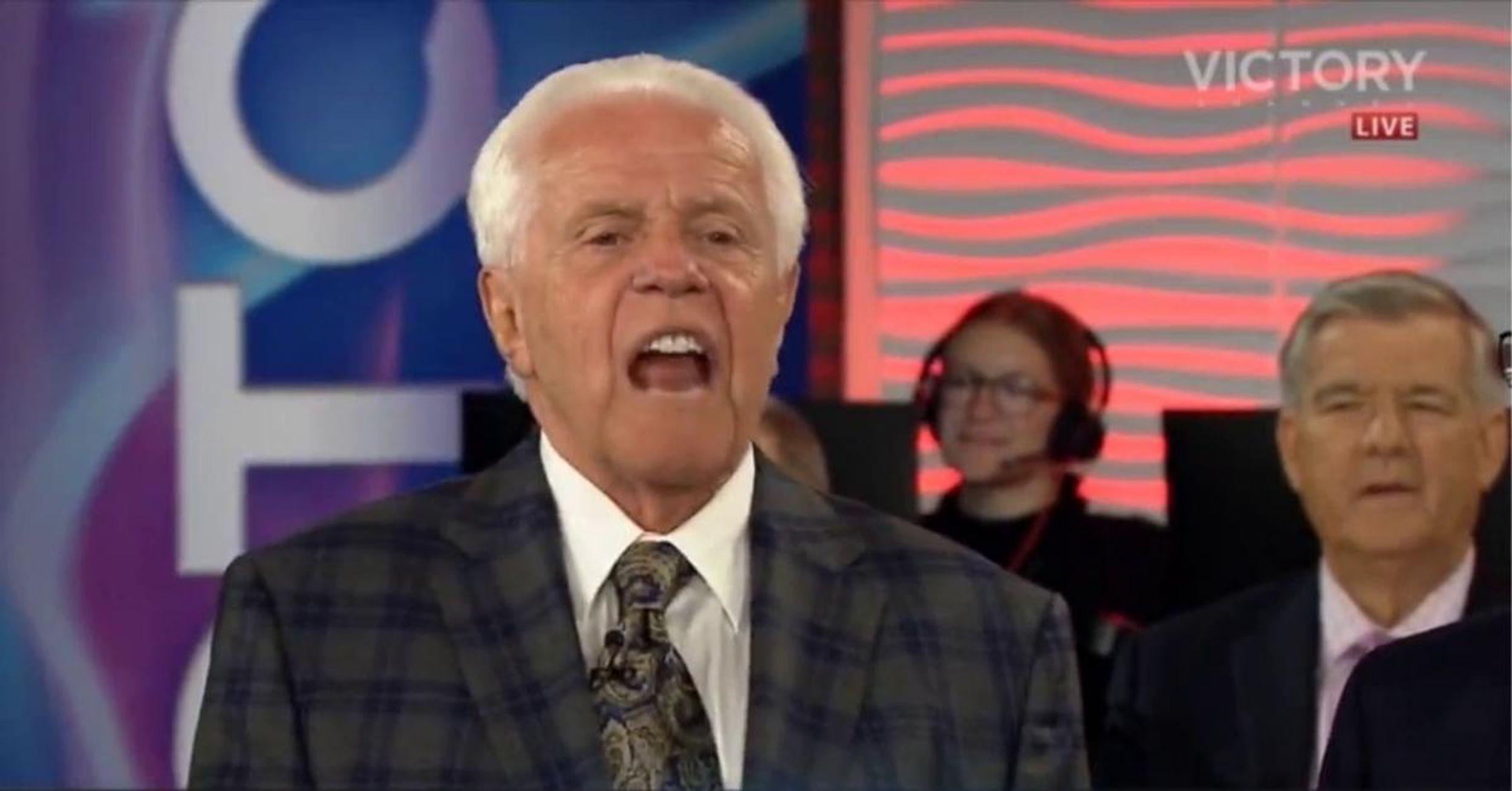 Televangelist Ripped For Claiming Jesus Hasn't Returned Because People Aren't Giving Enough Money
