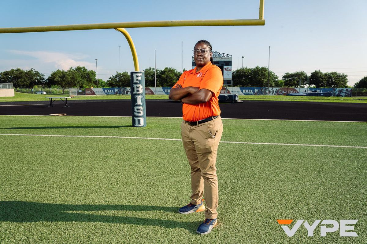 COACH KIM: From National Champion to Varsity Football Coach, Smallwood has Carved Her Own Way at Bush