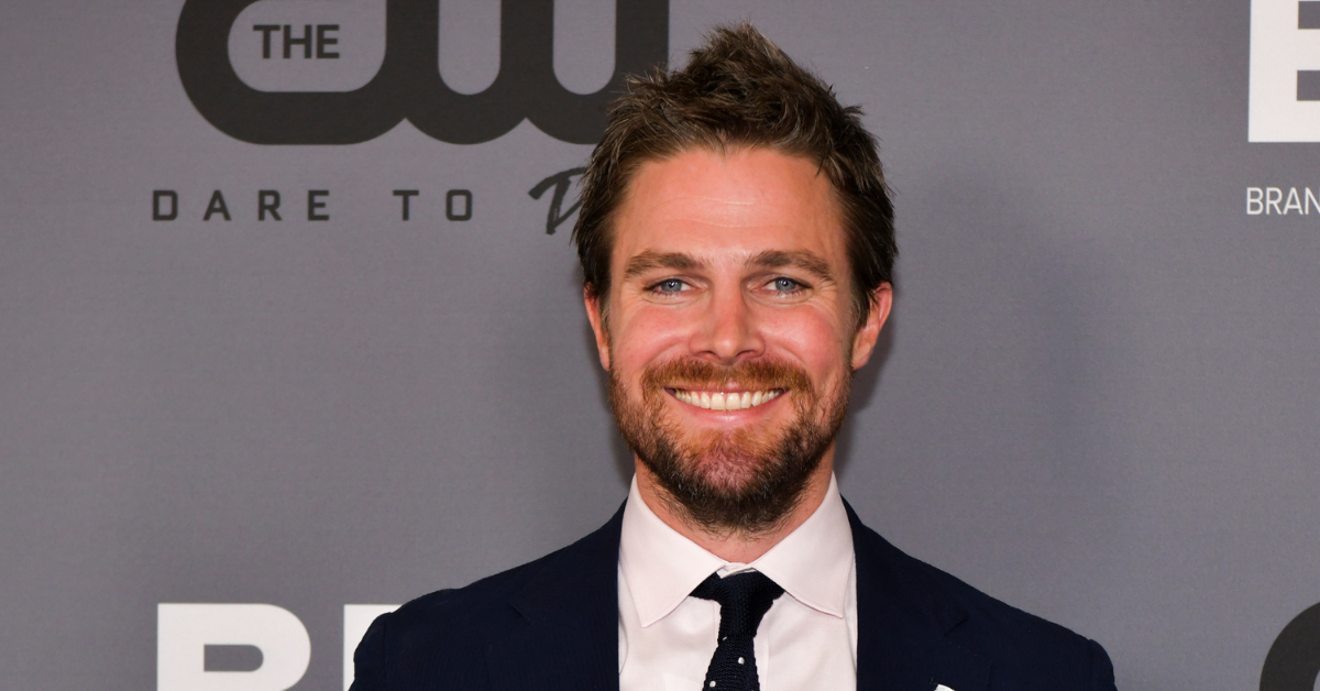 'Arrow' Star Rips Body-Shamers After Being Criticized For Not Having Visible Abs In Shirtless Pic