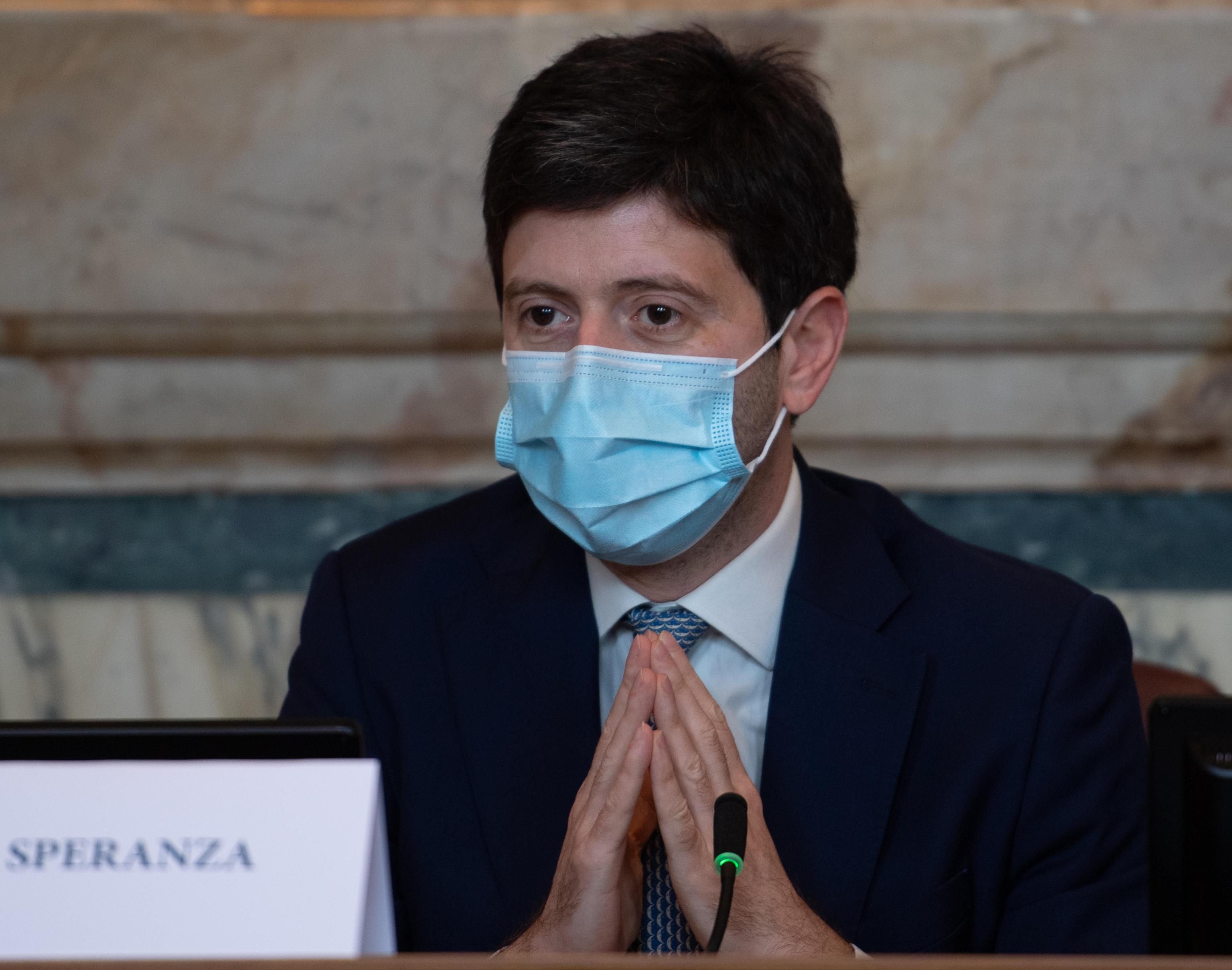 Tra uno scandaletto e l’altro nessuno indaga sulle cure letali